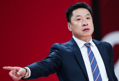李春江|CBA重罚李春江和马布里，停赛两场罚款十万！赛后马布里发文嘲讽