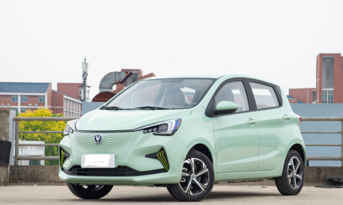 哪吒v|哪吒V:潮流品质颜值高,一样都不少