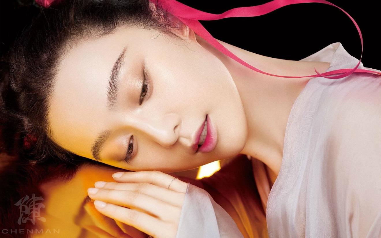 |职场上，怎样能迅速融入集体，以自己的能力与魅力去获得别人的赞扬与认可？