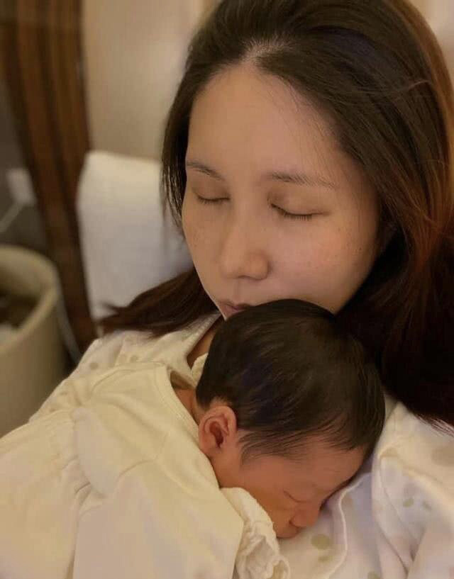 余苑绮|坚持绝不放弃,38岁女星抗癌失败,忍痛接代言养家