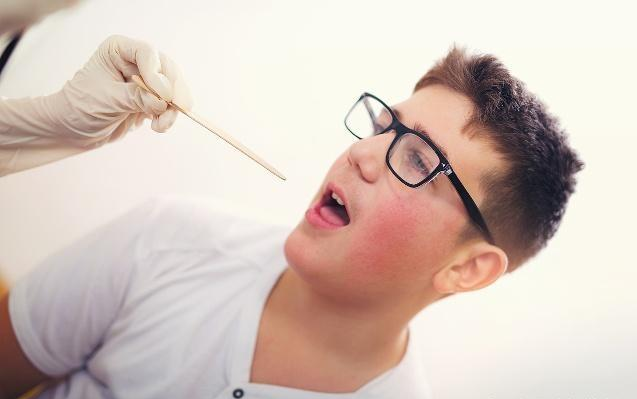 近视|有慢性咽炎的人,若坚持这3个“好习惯”,炎症可能会慢慢好转!