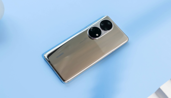 |华为两款P50系列的手机有何不同？哪款手机更值得入手？