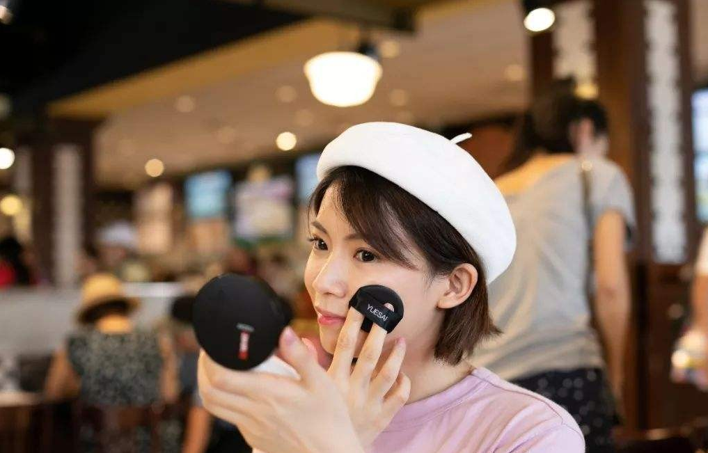 运动|为啥粉底液刚上脸很白,下午的脸会发黄暗沉?这几步你做对了吗?