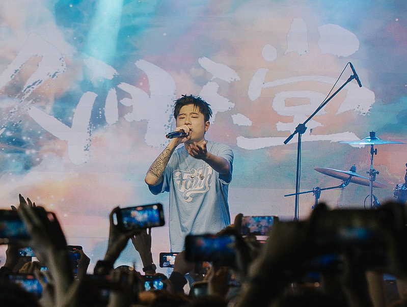 王以太|精通旋律说唱的歌手,歌曲编排近乎完美,如今登上了很多热门综艺