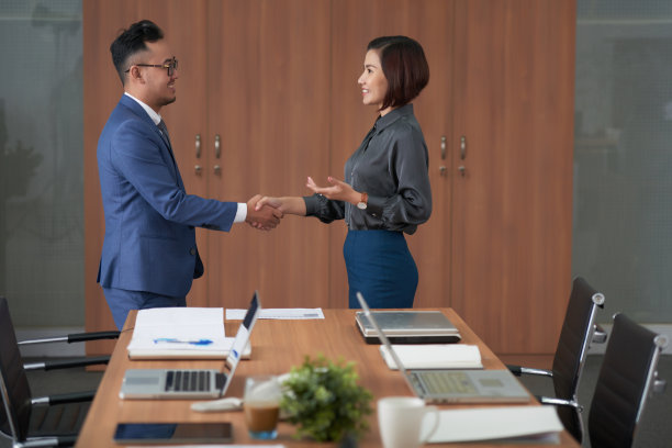 |职场中，一切阻力都来自于自身，要做的是不断从内心改变自己