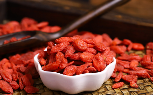 健脾|多家医院呼吁停用：吃一口犹如5斤塑料袋，或导致肝脏“烂如渣”，尽早扔