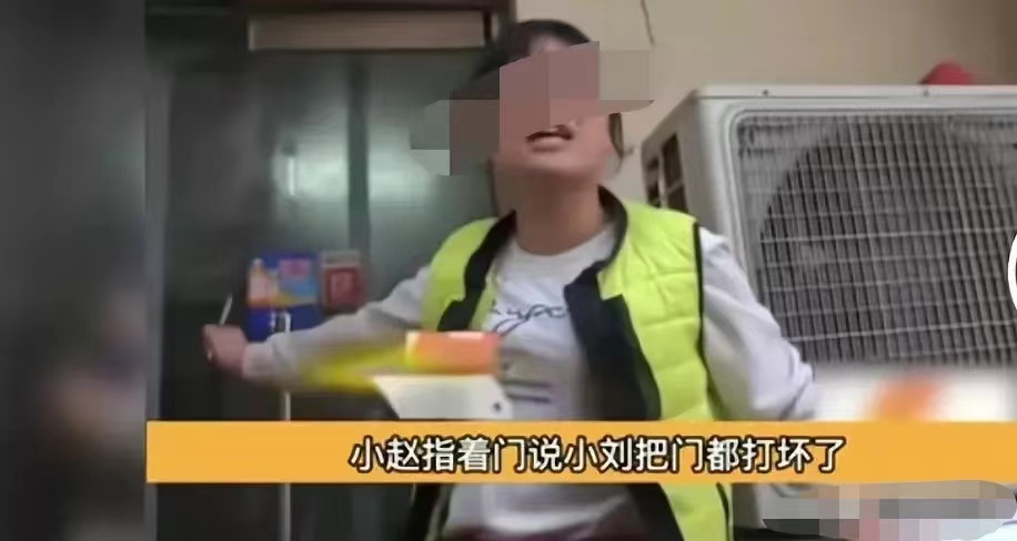 男子占4个位置不点菜老板娘询问被骂,店主为妻子出头后遭索赔