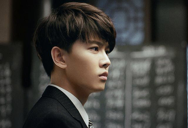 任嘉伦|才开始红起来,就公布恋情,任嘉伦的坦率更让他圈粉无数