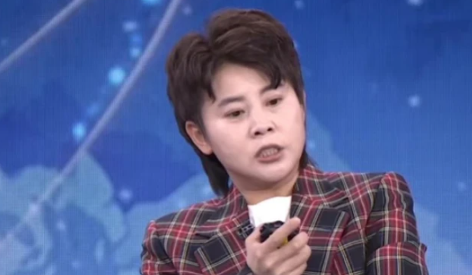 王濛|王濛有多豪爽？送周洋大嘴巴子，逗乐许昕，把武大靖踢出直播间