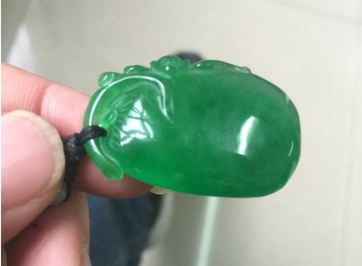 翡翠|想要收藏级翡翠首饰,那么就要从多方面入手,选择品质上好的首饰