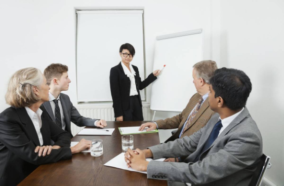 李莉|单位给你加薪，领导也给你加薪，你辞职吗？