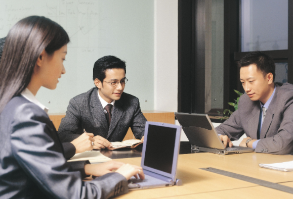 |一个人符合提拔条件。自己不表露，领导会主动提拔你吗？