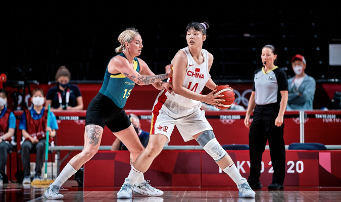 中国篮协|登热搜榜！篮协不同意李月汝加盟WNBA，舆论一边倒，姚明被批评