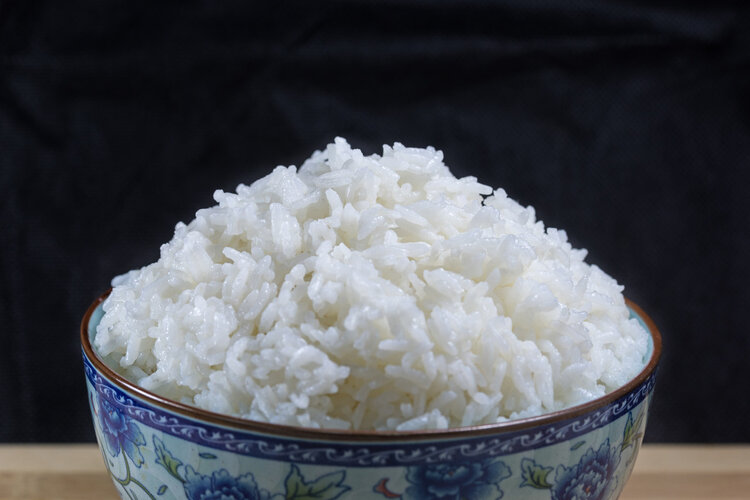 疾病|米饭二次加热会致癌？再次提醒：5种食物不建议隔夜吃，减少风险