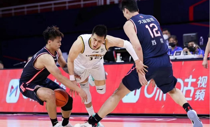 广东男篮|热议辽篮2-0夺赛点！名记盛赞莫兰德，苏群致敬广东：令人尊敬