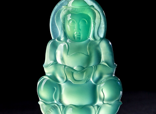 翡翠|要分清翡翠和水沫子,两者不仅在属性上有差距,价值上也大不相同