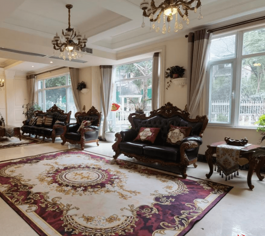 一张床19万元！出租屋内物品价值上百万！你敢租吗？