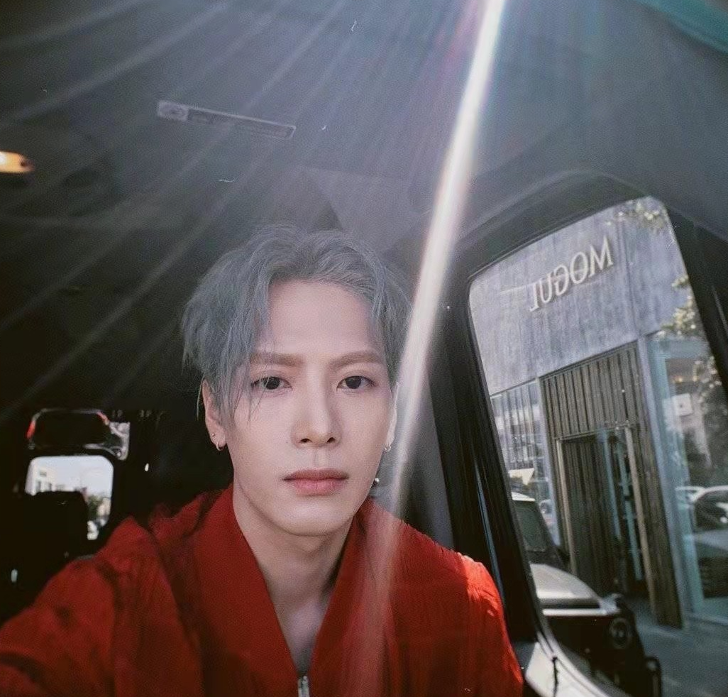 明星|又一明星翻车了!王嘉尔遭网友炮轰,举动令人摸不着头脑