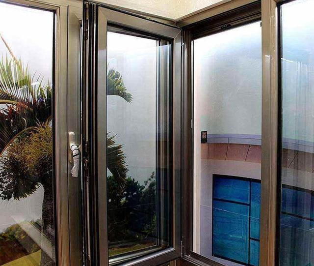 断桥铝60和80的隔热效果差别很明显吗?西晒的露台安装哪种划算?