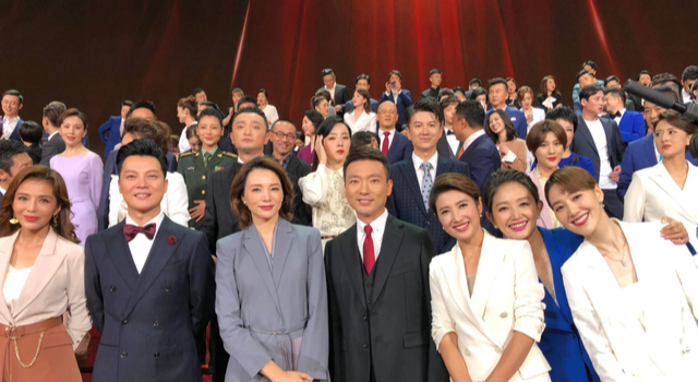 央视|央视主持阵容更新替换，多位主持人被弃用，年轻面貌将登上舞台