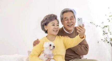海南有不少老头老太太搭伙同居,你觉得靠谱吗