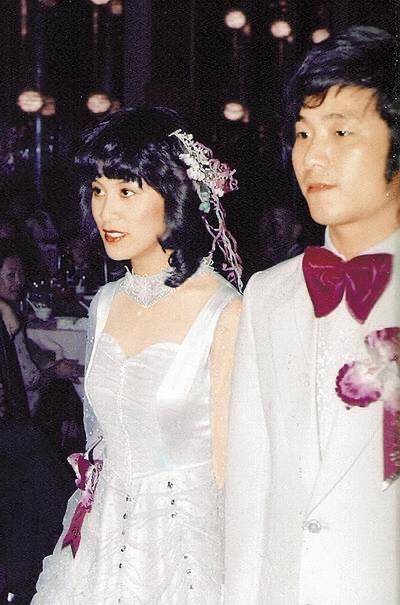 台湾|曾是“情歌天后”，女儿自杀、儿子车祸，花甲之年重回歌坛