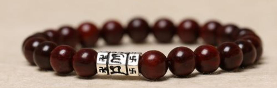 小叶紫檀|小叶紫檀手串该怎么盘玩？