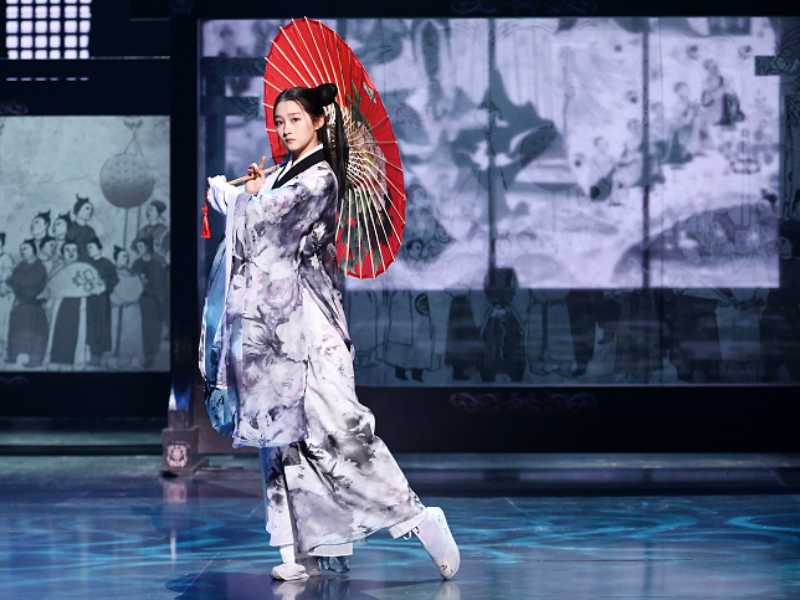 关晓彤|娱乐圈的当红花旦关晓彤