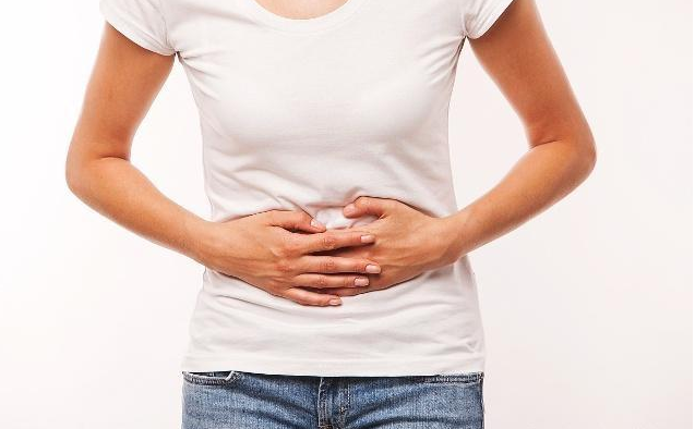 肠胃|放屁时若出现这种感觉,可能是“大肠癌”的前兆,早知道早预防