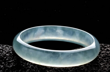 翡翠手镯|翡翠手镯里面的棉，你都了解多少？低价棉和高端棉的区别