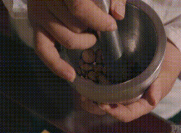 碳水化合物|牙齿出现酸、软、疼、松!多是牙周炎“惹的祸”,中医一小方法化解!