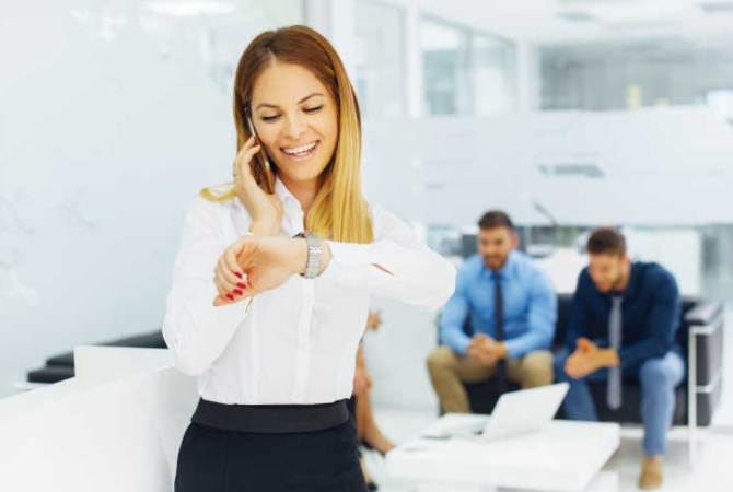 双点校园|在职场上，人与人之间的关系本就多