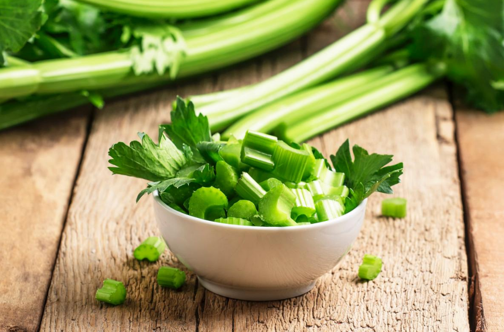 脂肪肝|甲状腺的“保护伞”被发现,并非芹菜,若你爱吃,结节一天天变小