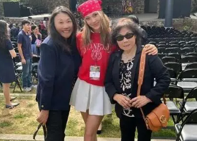 谷爱凌|谷爱凌再登时尚杂志封面，年收入曝光太吓人，社交圈低调奢华