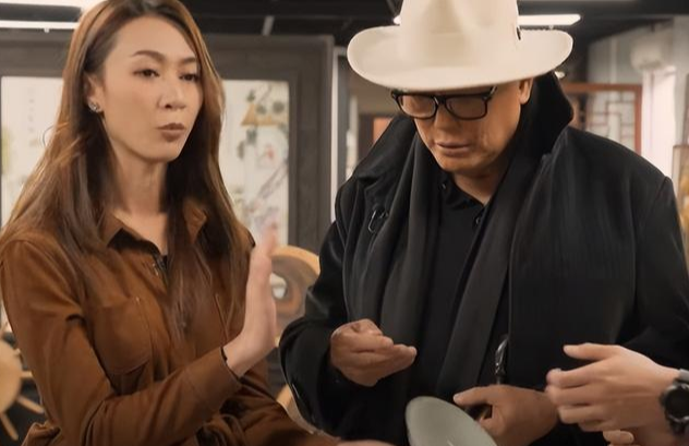 香港小姐|港姐主持人失手摔清朝古董,花容失色当场吓哭,主人愤怒索赔