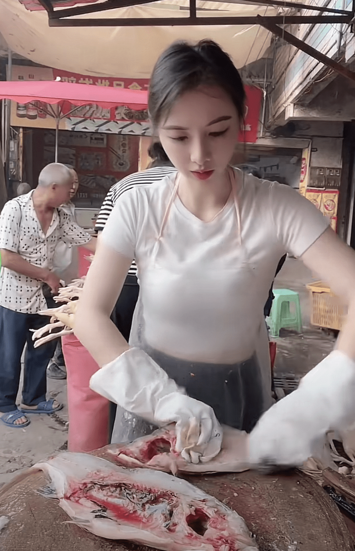 西施|网红“卖鱼西施”过往历史被扒!深夜擦边直播