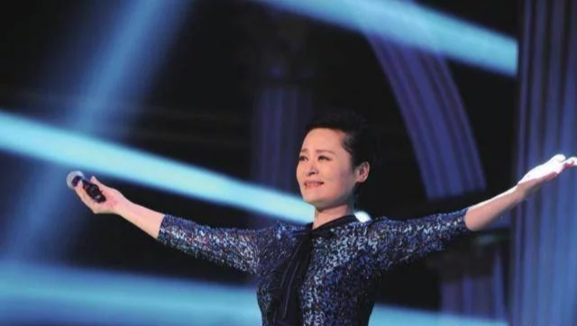 毛阿敏|当红时期胜过毛阿敏、韦唯,如今沦为钟点工,实力老牌歌手为何沦落至无人问津?