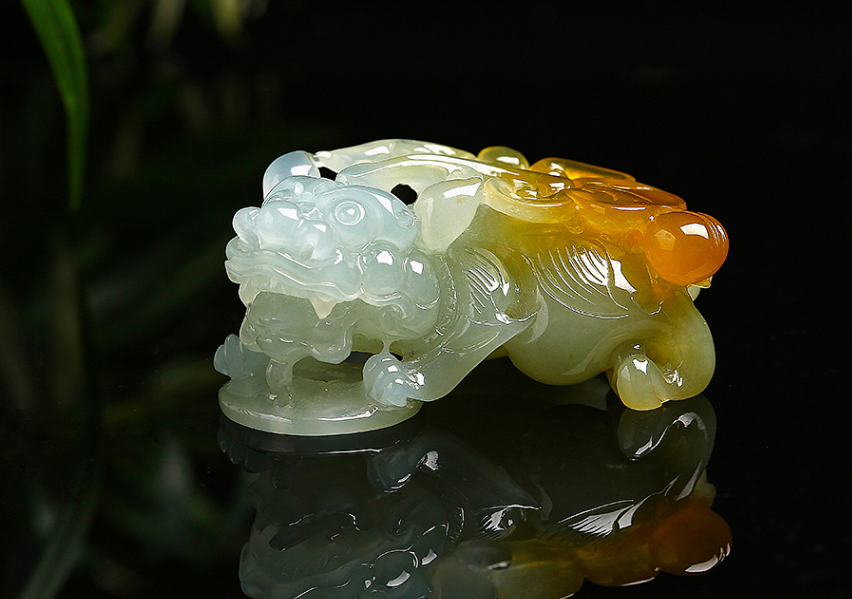 翡翠|不知道翡翠怎样区分真假?这三个方法可以帮到你,你知道哪个?