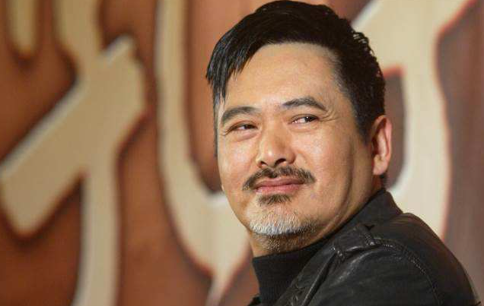 快乐星球|周润发为什么是巨星?偶遇路人合影后,大家才明白他成名的原因