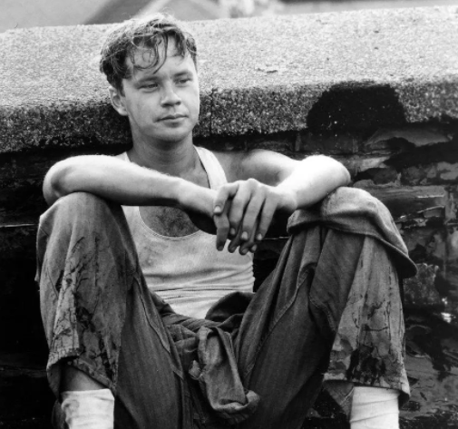 肖申克的救赎|《肖申克的救赎》让安迪逃出肖申克的不仅仅是坚持，你应该看看他的内心