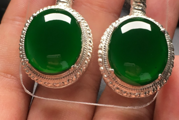 翡翠|翡翠更清透才更值钱,哪些方面会影响透明度呢?看你的翡翠是哪种