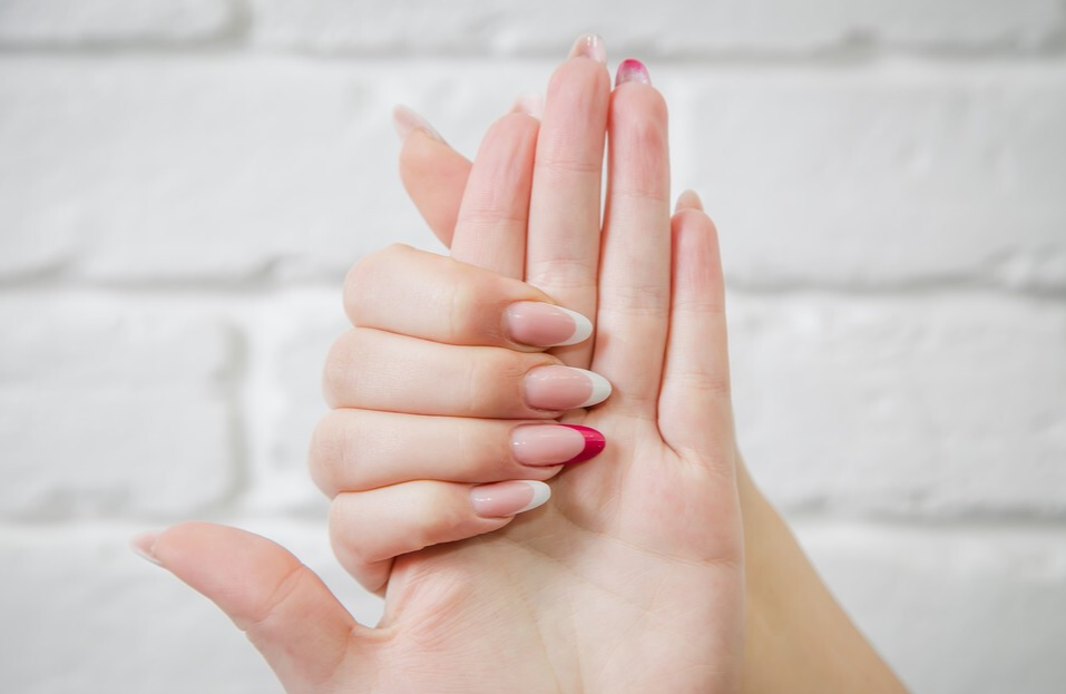 眼霜 女人上了年纪别乱打扮,多在这几个细节上花功夫,有自信更显年轻