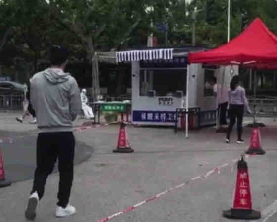 陈晓|陈晓用一句回复，打脸揣测他婚姻出问题的众多网友