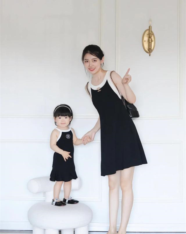 穿衣搭配|个子高也能穿出甜美感，这位大学老师的打扮，被叫学姐也不夸张