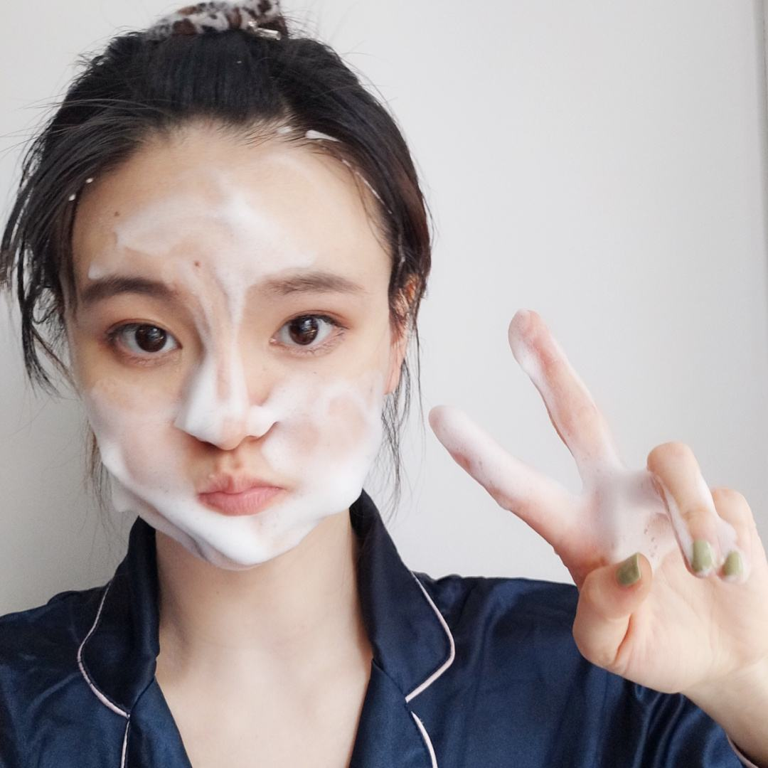 粉刺 满脸闭口粉刺,还长痘?其实是你不会“洗脸”