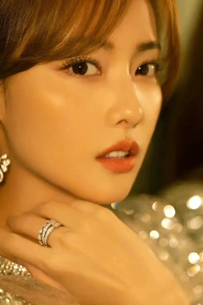 张嘉倪|张嘉倪为什么老公出轨，看完她在《妻旅》的表现就知道了，被其他妻子集体孤立