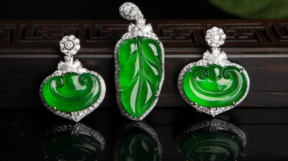 翡翠|深受投资者喜爱的翡翠，多学习鉴别翡翠知识，既好看还能升值