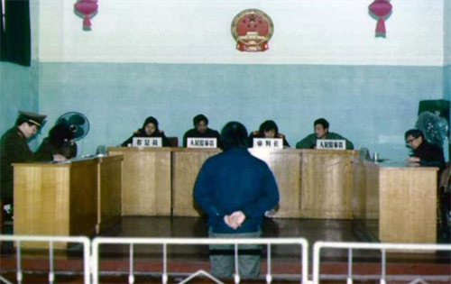 1992年,江苏一死刑犯天天看字典,写出182页文稿,获最高法改判