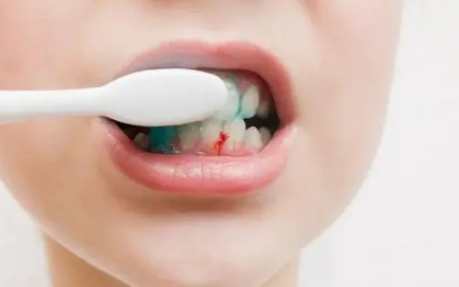 蔬菜|医生直言:停止食用“1蔬菜”,吃一口等于在肝上“挖孔”,趁早扔