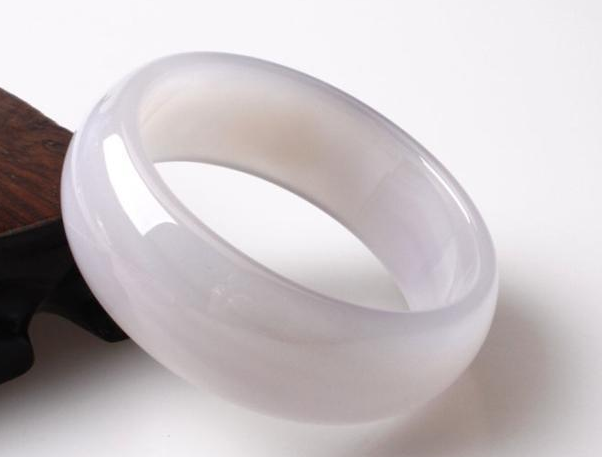 翡翠|不是所有的缅甸玉都是翡翠，很多的人都傻傻不知道，从而上当受骗